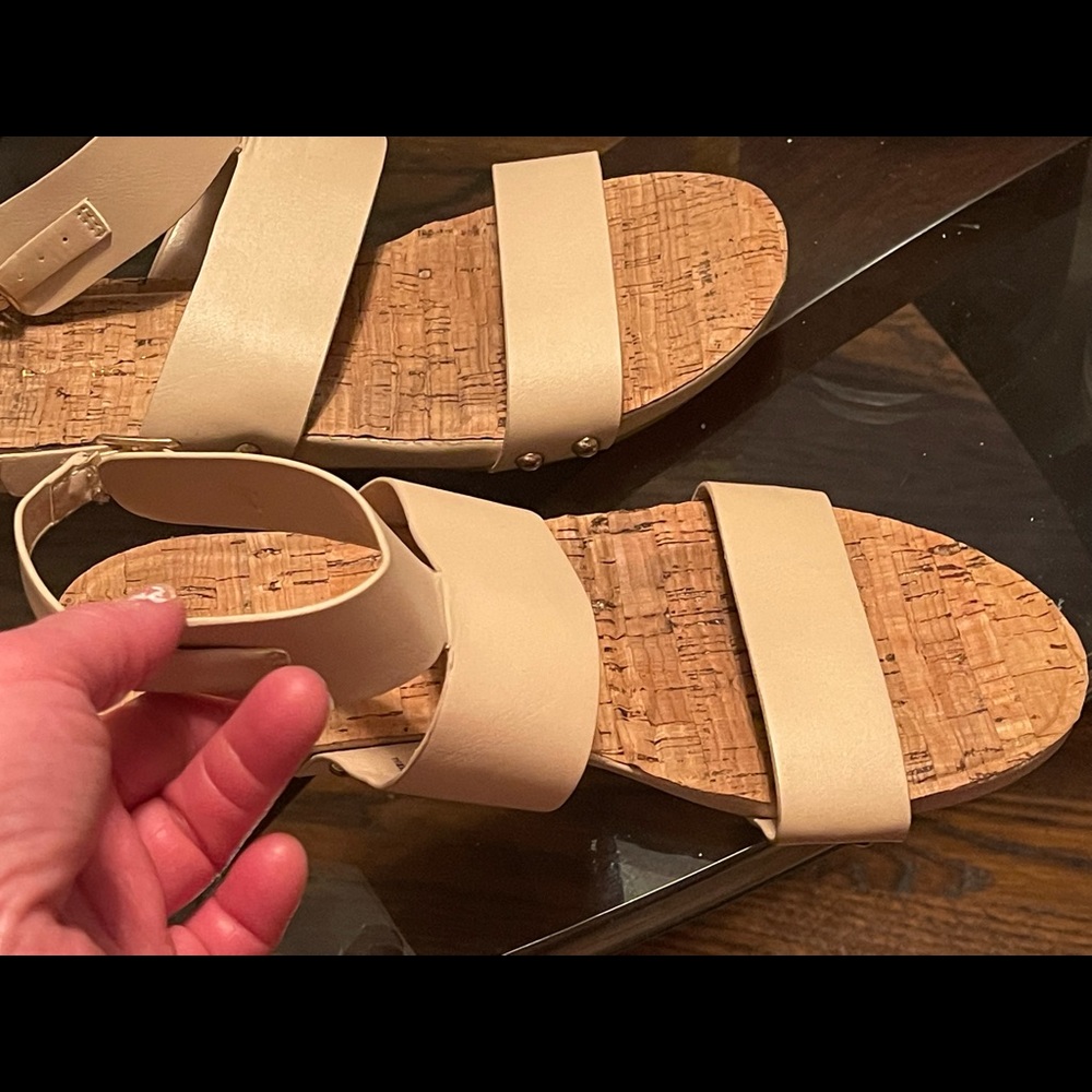 Restricted sandals